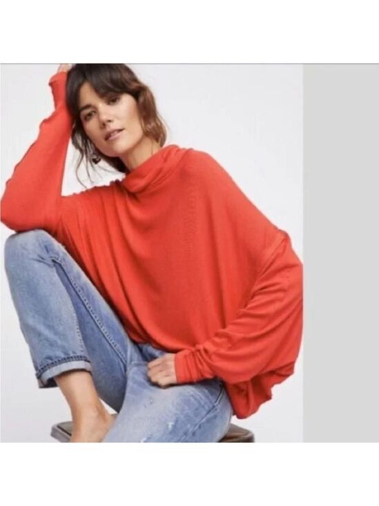 Other - Free people light sweater type top long sleeve oversized @mazzeimagic's